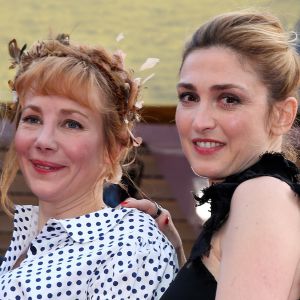 Julie Depardieu (robe Paule Ka), Julie Gayet - Montée des marches du film "La fille inconnue" lors du 69ème Festival International du Film de Cannes. Le 18 mai 2016. © Borde-Jacovides-Moreau/Bestimage