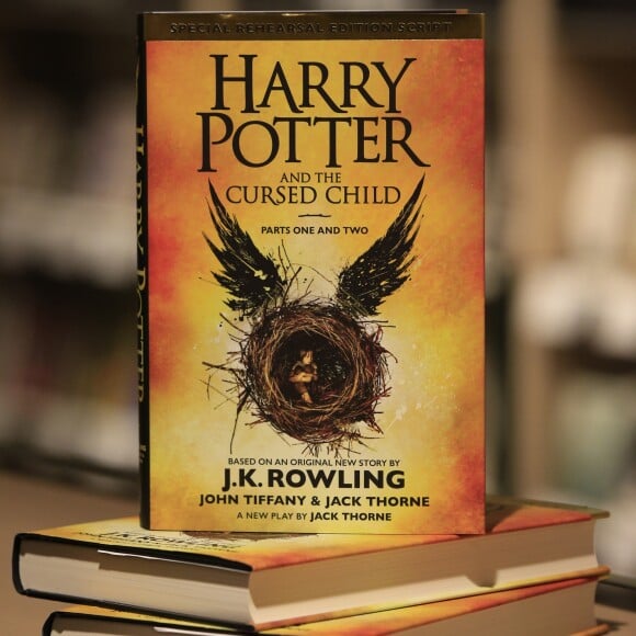 Sortie à minuit, le 30 juillet 2016, du livre Harry Potter and the Cursed Child, à Londres.