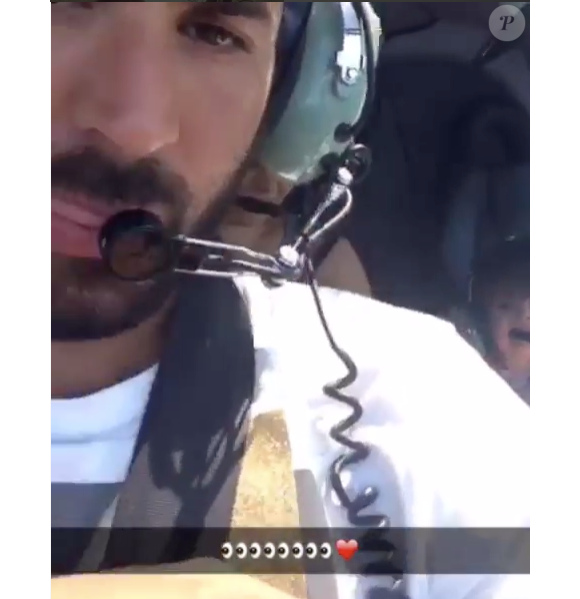 Karim Benzema lors d'un tour en hélicoptère avec sa fille Mélia, photo Instagram juillet 2016