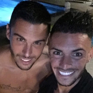 Baptiste Giabiconi avec le footballeur de l'OM Rémy Cabella, son "fraté", lors de ses vacances en Corse, début août 2016. Photo Instagram.