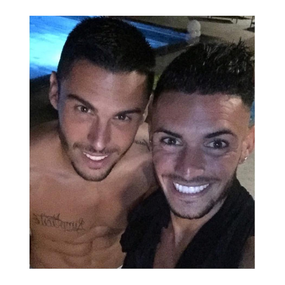 Baptiste Giabiconi avec le footballeur de l'OM Rémy Cabella, son "fraté", lors de ses vacances en Corse, début août 2016. Photo Instagram.