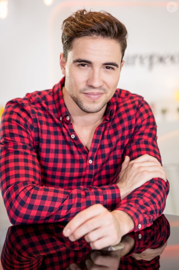 Exclusif - Interview de Olivier Dion de la comédie musicale "Les 3 Mousquetaires" chez Webedia à Levallois Perret. Le 2 mai 2016 © Cyril Moreau / Bestimage