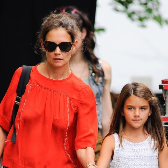 Katie Holmes emmène sa fille Suri Cruise sur le tournage de son nouveau film "All We Had" à New York, le 24 août 2015.