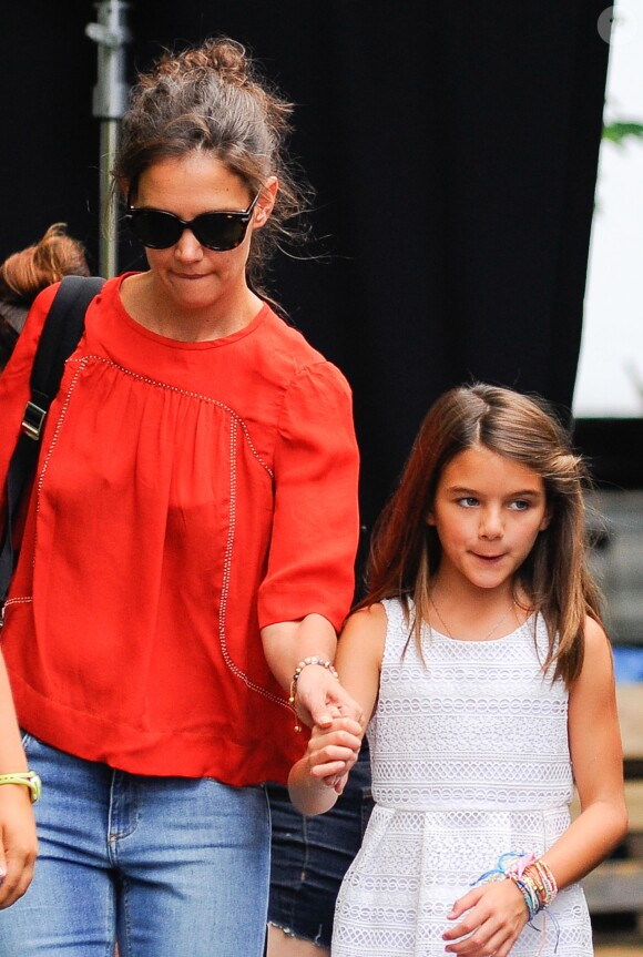 Katie Holmes emmène sa fille Suri Cruise sur le tournage de son nouveau film "All We Had" à New York, le 24 août 2015
