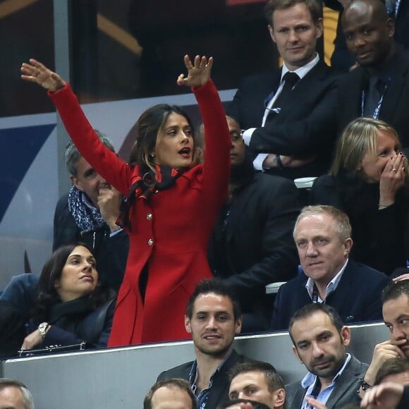 Salma Hayek et son mari François-Henri Pinault - People assistent à la finale de la coupe de France entre le Stade Rennais et Guingamp au stade de France à Saint-Denis le 3 mai 2014.