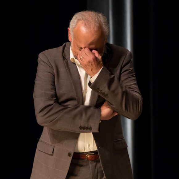 Exclusif - Francis Perrin fête ses 50 ans de carrière et revient sur scène pour une soirée spéciale avec "Molière malgré Moi" au théâtre de la Gaîté-Montparnasse à Paris le 18 juin 2016 entouré de sa famille et ses amis. © Romuald Meigneux / Bestimage