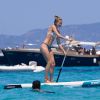Doutzen Kroes et son mari Sunnery James en vacances sur un yacht avec leurs enfants Phyllon Joy Gorré et Myllena Mae Gorré à Formentera, le 25 juillet 2016.