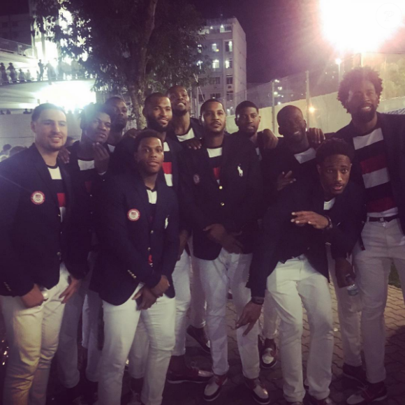 L'équipe américaine de basket-ball lors de la soirée d'ouverture des Jeux olympiques de Rio le 5 août 2016 au stade Maracaña. Photo Instagram.