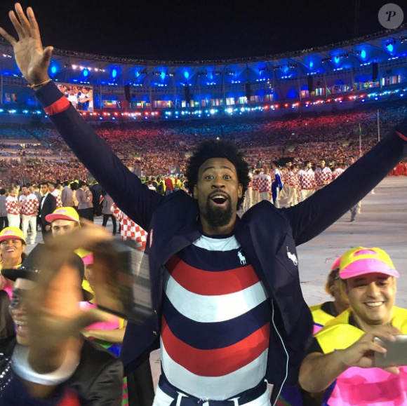 DeAndre Jordan lors de la cérémonie d'ouverture des Jeux olympiques de Rio le 5 août 2016 au stade Maracaña. Photo Instagram.