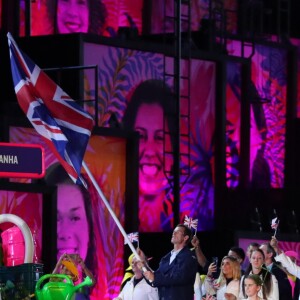 Andy Murray, désigné porte-drapeau, a mené la délégation britannique lors de la cérémonie d'ouverture des Jeux olympiques de Rio de Janeiro le 5 août 2016.