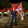 Andy Murray posant devant l'ambassade britannique après sa nomination comme porte-drapeau de la délégation britannique pour les JO de Rio, le 3 août 2016.