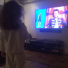 Alessandra Sublet dévoile une photo de sa fille Charlie (3 ans), laquelle est visiblement fan de "The Voice". Février 2016.