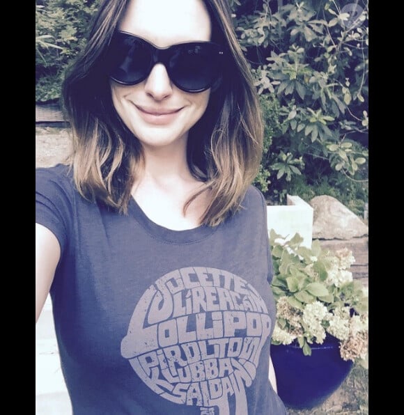 Anne Hathaway sur une photo publiée sur son compte Instagram le 2 août 2016