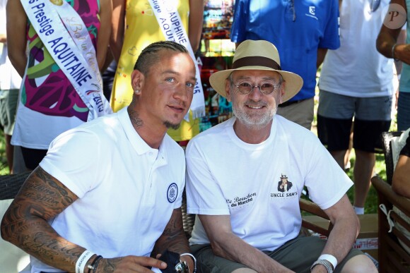 Semi-exclusif - Philippe Mexès et Michael Jones lors du 9e Star West Pétanque à Arcachon, France, le 7 août 2016. © Jean-Marc Lhomer/Bestimage