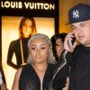 Blac Chyna enceinte et Rob Kardashian sortent de la soirée pour le lancement de son application "Chymoji" au Hard Rock Cafe à Hollywood, le 11 mai 2016.