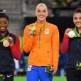  Sanne Wevers a remporté le 15 août 2016 le concours de la poutre en gymnastique artistique aux Jeux olympiques de Rio de Janeiro. Une première historique pour les Pays-Bas, sous les yeux de sa soeur jumelle Lieke, qui fait aussi partie de l'équipe néerlandaise. 