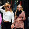 Candice Swanepoel enceinte est allée déjeuner avec ses amis Doutzen Kroes accompagnée de son mari Sunnery James et un photographe de mode au restaurant Bar Pitti au Greenwich Village à New York, le 5 juin 2016 © CPA/Bestimage