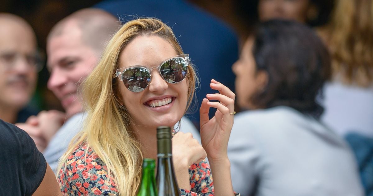 Exclusif - Candice Swanepoel enceinte est allée déjeuner avec Doutzen