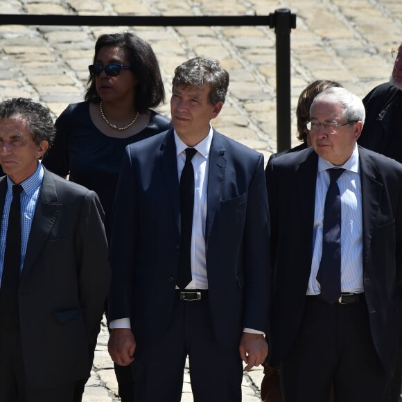 Jack Lang, Arnaud Montebourg, Jean-Paul Huchon lors de la cérémonie d'hommage national à Michel Rocard dans la cour d'honneur de l'Hôtel National des Invalides à Paris, le 7 juillet 2016.