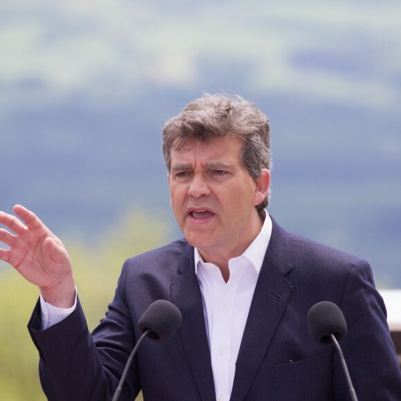 Arnaud Montebourg lors de l'ascension annuelle de la Pentecôte du Mont Beuvray à Saint-Léger-Sous-Beuvray, le 16 mai 2016. L'ancien ministre socialiste de l'Economie Arnaud Montebourg, invité de l'évènement, a appellé à un " grand projet alternatif pour la France ".