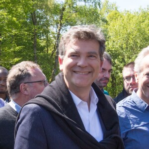 Aurélie Filippetti, son compagnon Arnaud Montebourg, Philippe Baumel lors de l'ascension annuelle de la Pentecôte du Mont Beuvray à Saint-Léger-Sous-Beuvray, le 16 mai 2016. L'ancien ministre socialiste de l'Economie Arnaud Montebourg, invité de l'évènement, a appellé à un " grand projet alternatif pour la France ".