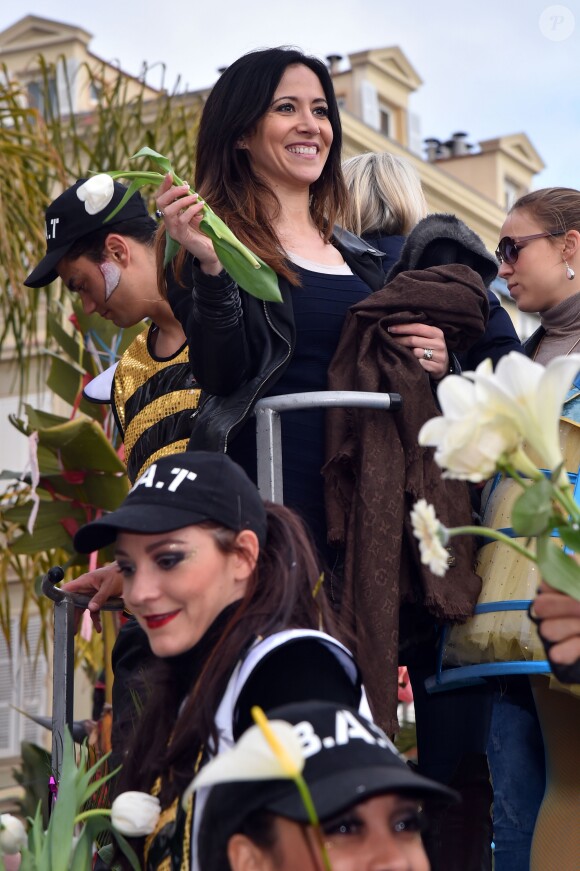 Fabienne Carat - La troupe de Danse avec les Stars participe à la 4ème bataille de Fleurs dans le cadre du Carnaval 2016 à Nice le 24 février 2016. © Bruno Bebert/Bestimage