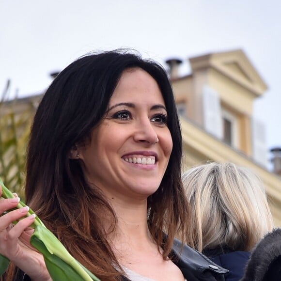 Fabienne Carat - La troupe de Danse avec les Stars participe à la 4ème bataille de Fleurs dans le cadre du Carnaval 2016 à Nice le 24 février 2016. © Bruno Bebert/Bestimage