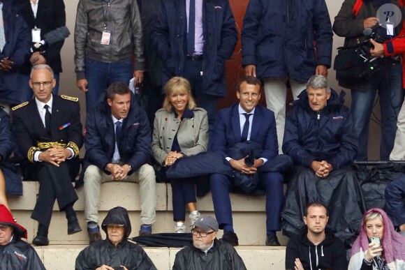 Emmanuel Macron en Vendée au Puy du Fou le 19 août 2016. Étaient présents sa femme Brigitte Macron, Philippe de Villiers (créateur du Parc) et son fils Nicolas (actuel directeur) © Sebastien Valiela / Bestimage