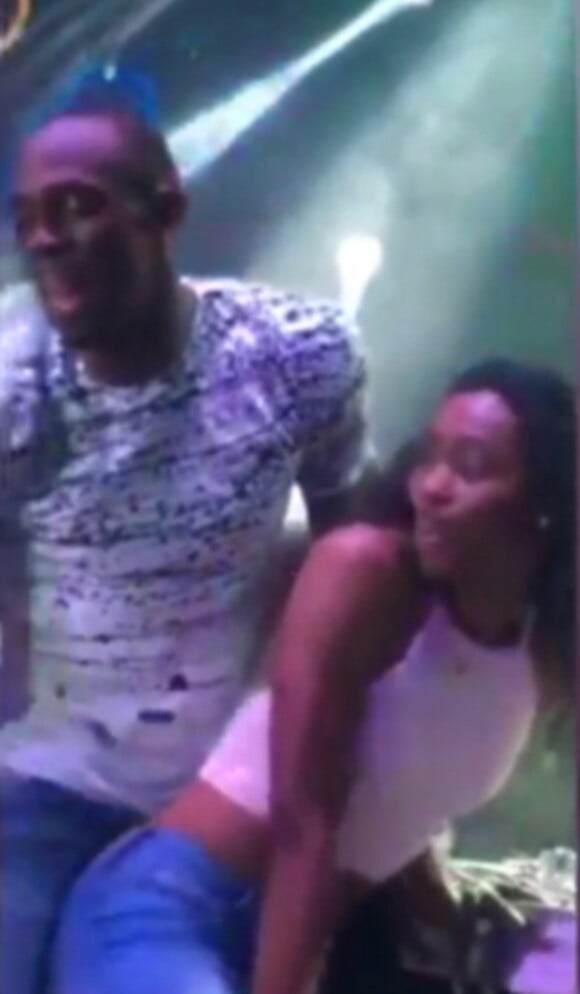 Usain Bolt s'adonnant à une danse sexy avec une femme dans un club de Rio dans la nuit du 20 au 21 août 2016