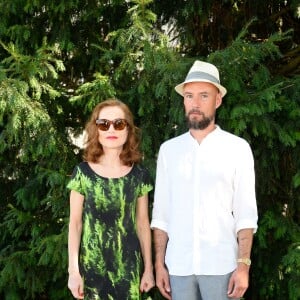 Isabelle Huppert et Bavo Defurne - 9ème Festival du Film Francophone d'Angoulême - Jour 6 le 27 août 2016. © Coadic Guirec / Bestimage