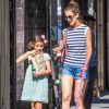 Exclusif -  Katie Holmes et sa fille Suri Cruise se promènent avec leur petit chihuahua Honey dans les rues de New York. Le 17 août 2016
