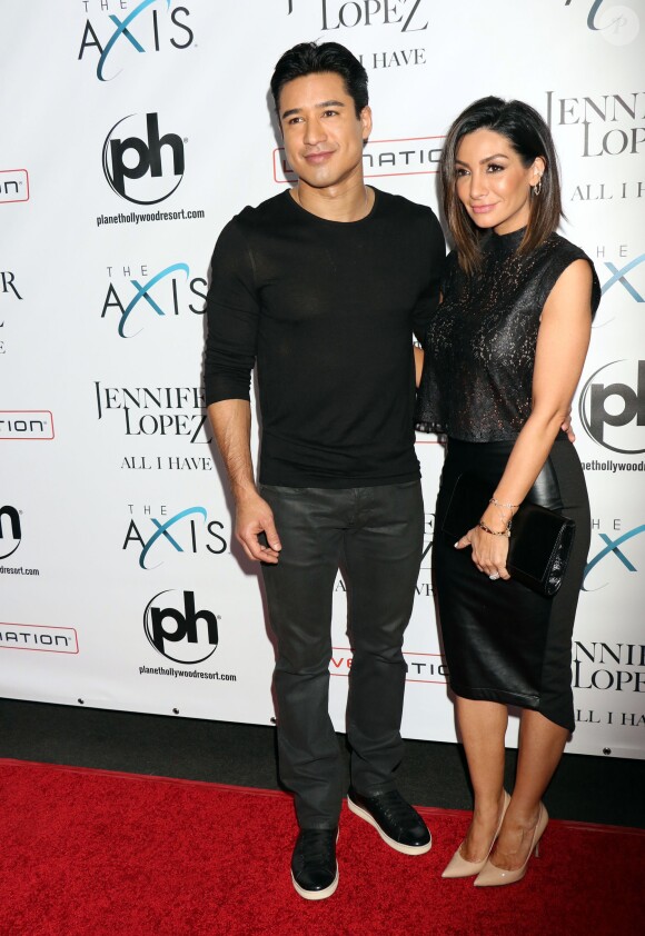 Mario Lopez et sa femme Courtney Mazza à la première représentation de "All I Have", le nouveau show de Jennifer Lopez, au Planet Hollywood Resort & Casino à Las Vegas, le 20 janvier 2016.