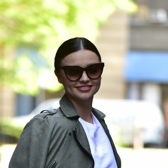 Miranda Kerr se promène dans les rues de New York le 25 mai 2016.