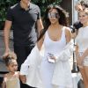 Kim Kardashian et sa fille North sortent de leur appartement dans la quartier de Tibeca à New York, le 2 septembre 2016.