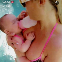 Coco Austin assortie à sa petite Chanel Nicole, 10 mois, en bikini léopard...