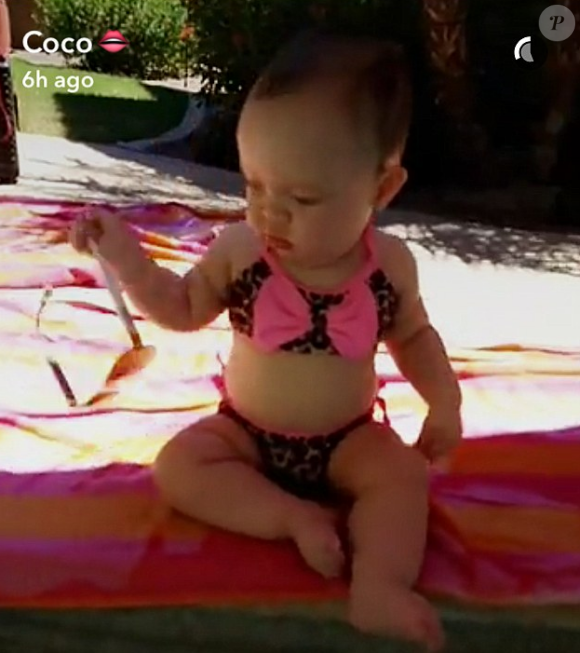 Coco Austin et sa fille Chanel Nicole lors du week-end du Labor Day. La petite porte un bikini assorti à celui de sa mère, imprimé léopard et un noeud ornant l'arrière de leur maillot de bain. Septembre 2016