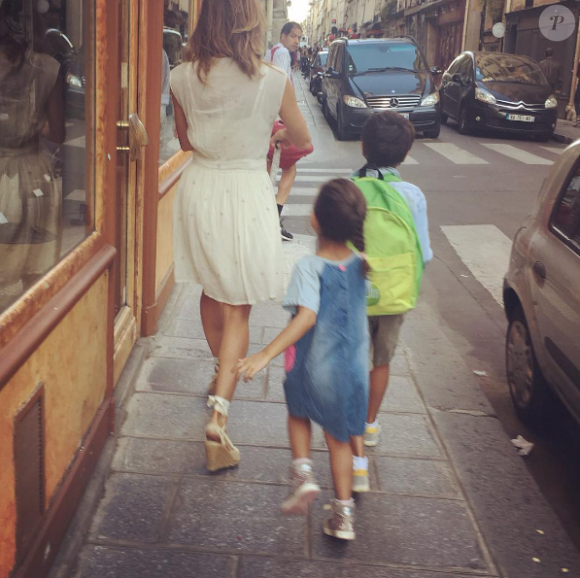 Jamel Debbouze a posté un doux cliché de rentrée des classes avec sa femme Mélissa Theuriau et leurs deux enfants à Paris