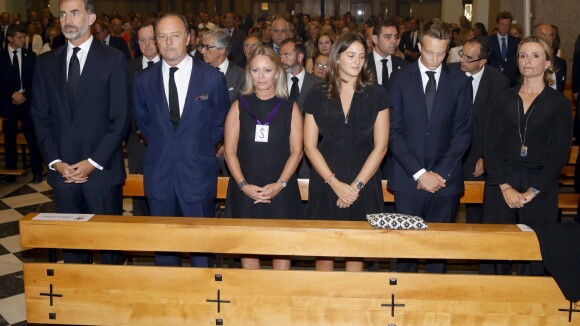 Felipe VI d'Espagne aux obsèques du duc de Medinaceli, auprès de sa famille