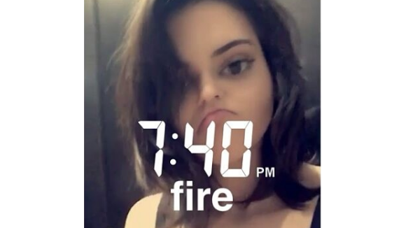 Kendall et Kylie Jenner, Hailey Baldwin et Jordyn Woods secourues par les pompiers du FDNY (Fire Department of New York) après 20 minutes coincées dans un ascenseur. New York, le 8 septembre 2016.