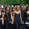 Nathalie Rykiel (fille de Sonia Rykiel) ses filles Lola, Tatiana et Salomé Burstein - Obsèques de Sonia Rykiel au cimetière de Montparnasse à Paris, le 1er septembre 2016. Funeral of French designer Sonia Rykiel at the Montparnasse cemetery in Paris on September 1, 2016.01/09/2016 - Paris