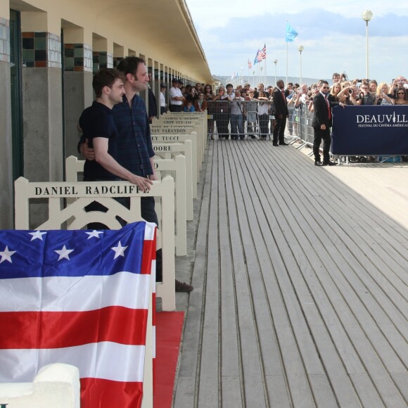 Daniel Radcliffe et le réalisateur Daniel Ragussis - Inauguration de la cabine de Daniel Radcliffe sur les planches au 42ème Festival du Film Américain de Deauville le 10 septembre 2016. © Denis Guignebourg / Bestimage