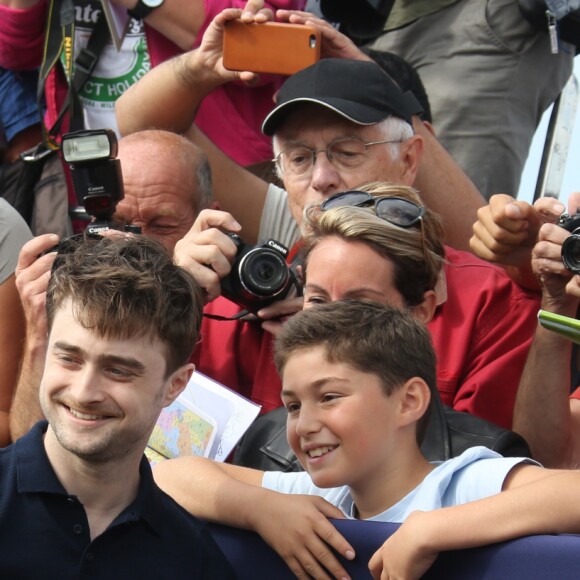 Daniel Radcliffe a inauguré la cabine à son nom sur les planches au 42e Festival du Film Américain de Deauville le 10 septembre 2016, en présence d'une importante foule de fans. Il a d'ailleurs passé 30 minutes à poser des selfies, puis encore autant en dédicaces. © Denis Guignebourg / Bestimage