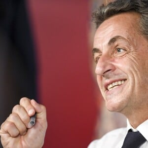 Nicolas Sarkozy en séance de dédicaces pour son livre " Tout pour la France " à la Fnac des Ternes à Paris le 10 septembre 2016 . © Pierre Perusseau / Bestimage