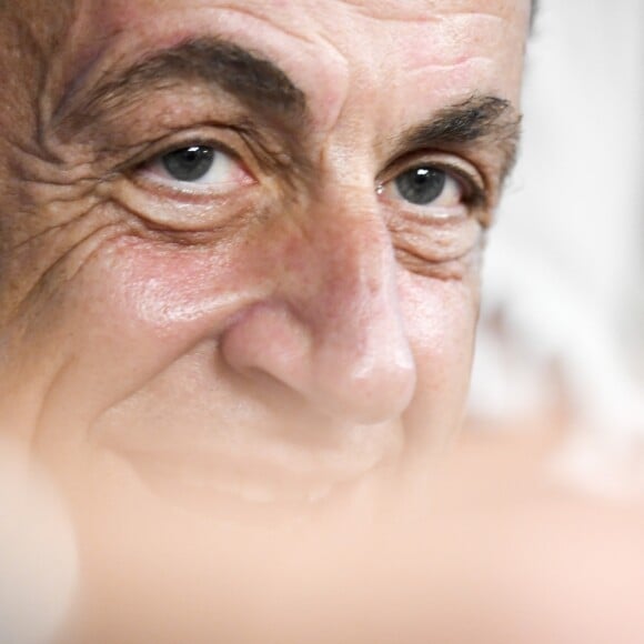 Nicolas Sarkozy en séance de dédicaces pour son livre " Tout pour la France " à la Fnac des Ternes à Paris le 10 septembre 2016 . © Pierre Perusseau / Bestimage