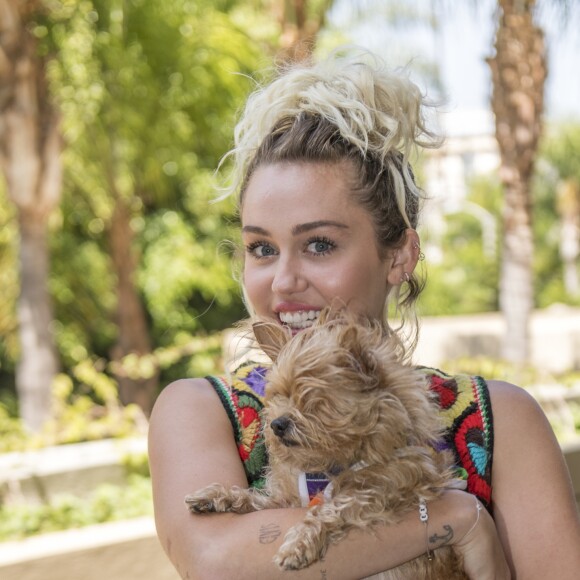 Miley Cyrus en conférence de presse pour la série tv "Crisis in Six Scenes" à l'hôtel Four Seasons de Beverly Hills, le 7 septembre 2016.