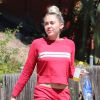 Exclusif - Miley Cyrus est allée déjeuner avec sa mère Trish à Los Angeles, le 18 août 2016