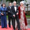 Le comte Carl Johan Bernadotte et la comtesse Gunnila, comte et comtesse de Wisborg, au dîner donné à la veille du mariage de la princesse Victoria de Suède et de Daniel Westling le 18 juin 2010 à Stockholm.