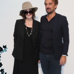 L'actrice Isabelle Adjani et son réalisateur Louis-Julien Petit pendant la soirée du téléfilm "Carole Mathieu" lors de la 18ème édition du festival de la fiction TV 2016 de La Rochelle, France, le 15 septembre 2016. © Patrick Bernard/Bestimage