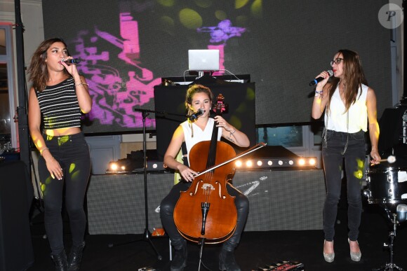 Exclusif - Lucie, Elisa et Juliette du groupe LEJ (Elijay)  à l'Inauguration du Village Royal By Richard Orlinski à Paris le 15 septembre 2016. © Bellak-Moreau/Bestimage