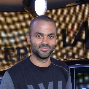 Tony Parker en séance de dédicaces et de démonstration de shoots à l'Atelier Renault à Paris, le 13 septembre 2016. © Veeren/Bestimage